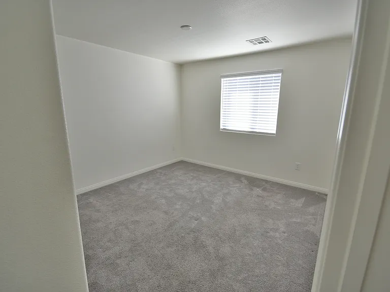 3041 Lake Como Ave — Photo 27