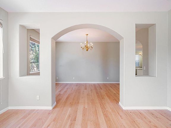 5th image of 1601 Andover Way