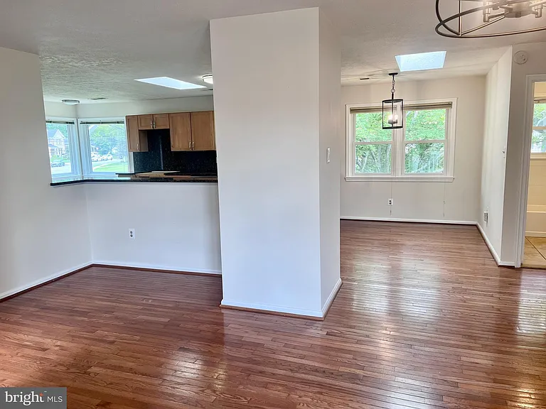 5350 Ravensworth Rd — Photo 48