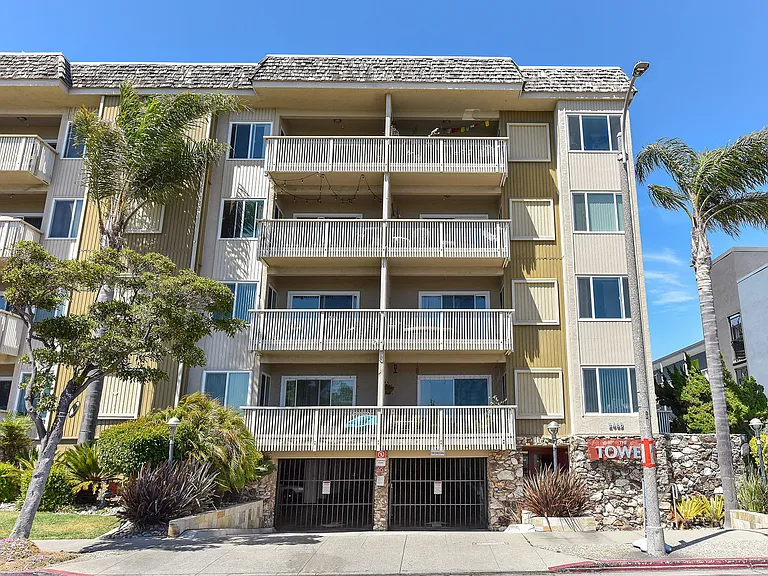 2465 Shoreline Dr — Photo 9