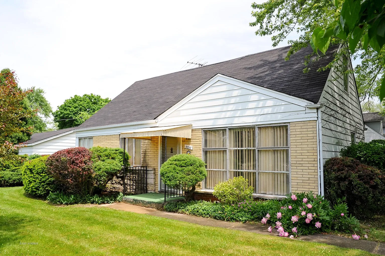 3220 Dell Pl photo 1