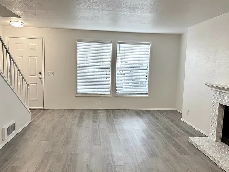 Parklane Townhomes — Photo 20