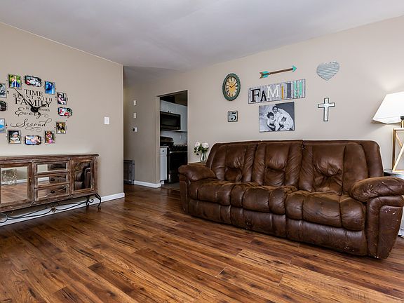 4th image of 5160 Auriesville Ln