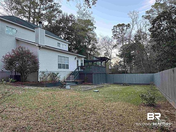 3rd image of 110 Woodside Dr