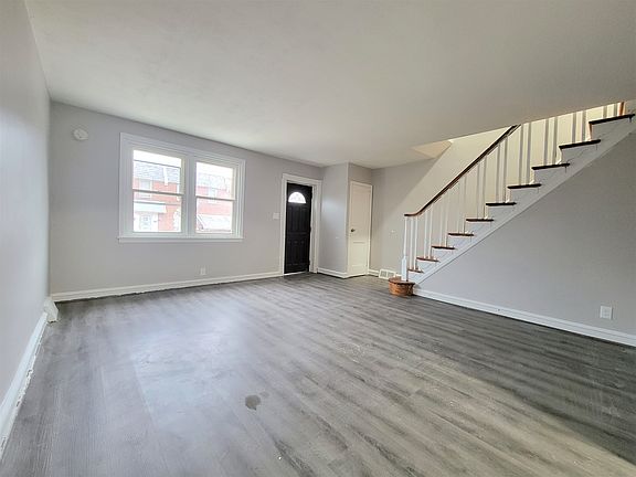 2nd image of 1048 Rosalie St