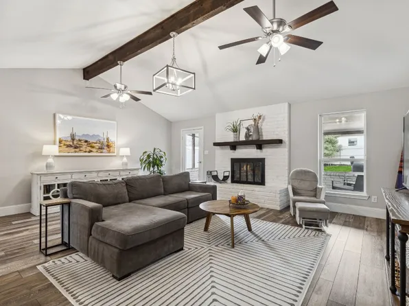 905 Ridge Dr, Bedford, TX 76021