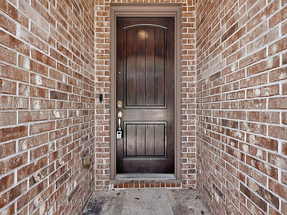 4th image of 4218 Cherry Ln