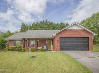 1114 Willow Creek Cir, Maryville, TN 37804