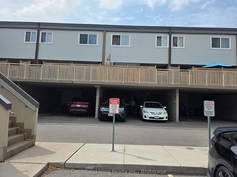138 Milestone Cres #LOWER — Photo 2