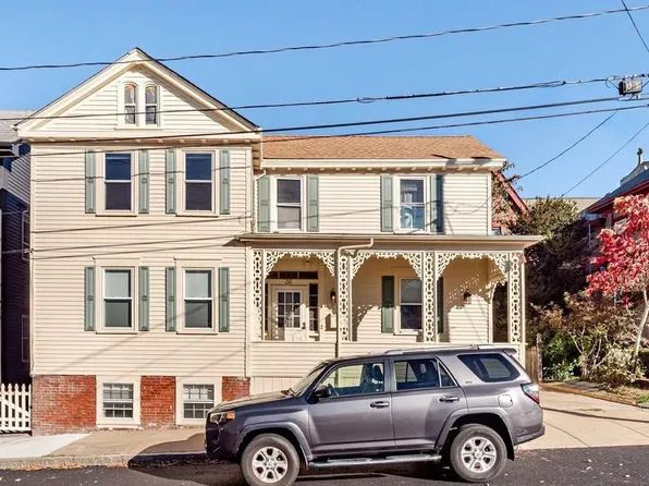 36 Dearborn St, Newport, RI 02840