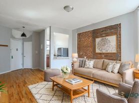 1310 Saint Johns Pl