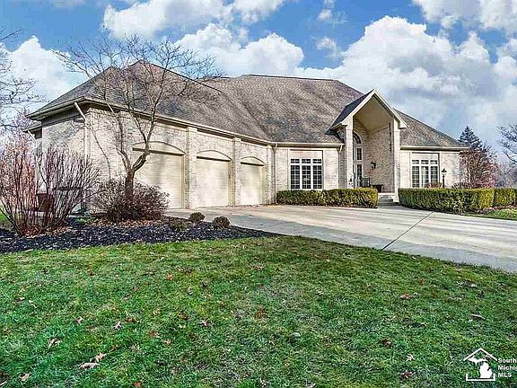 5th image of 2376 Fox Hollow Dr