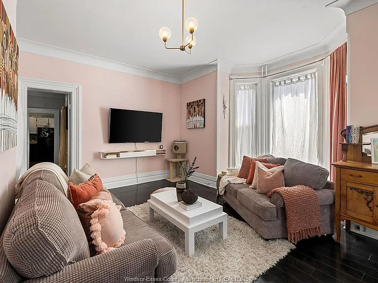 274 Crawford Ave — Photo 7