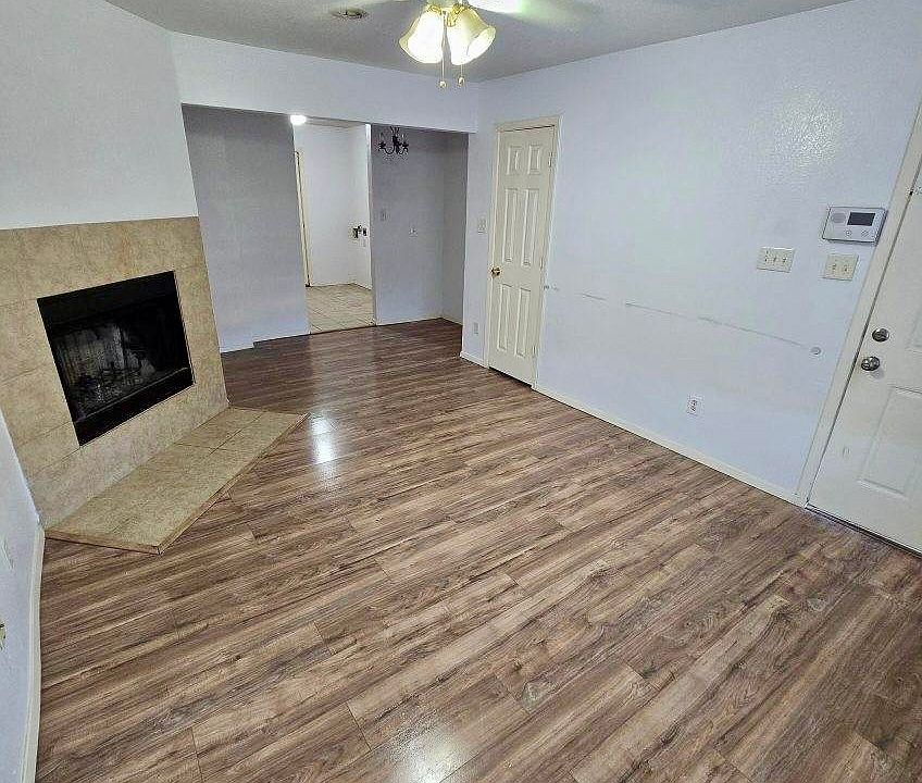 1st image of 2660 Berryhill Dr