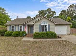 101 Live Oak Dr, Raeford, NC 28376