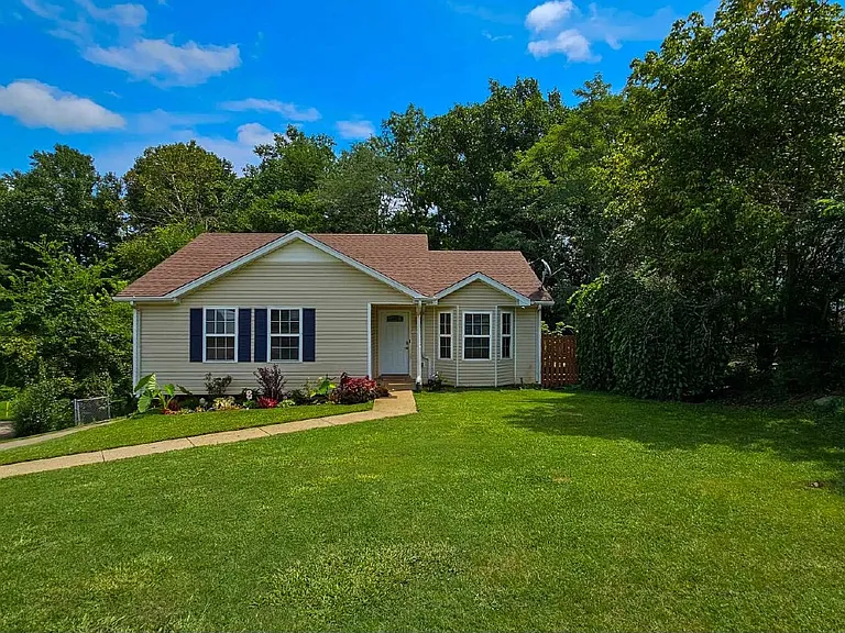 578 Somerset Ln — Photo 4