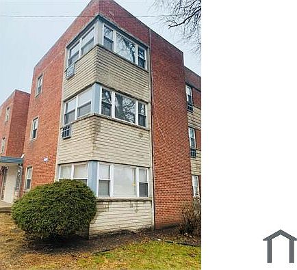 1st image of 2400 W Balmoral Ave APT 1