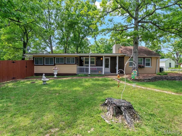 6200 Antire Rd, High Ridge, MO 63049