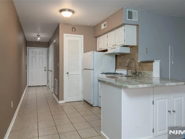 2 Alta, Vernon, NJ 07462