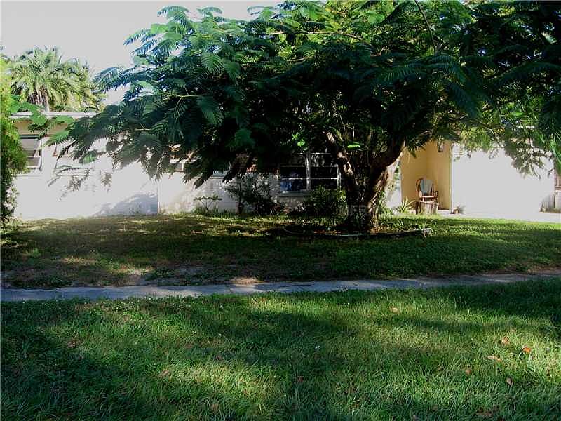 2nd image of 7073 Darien Way