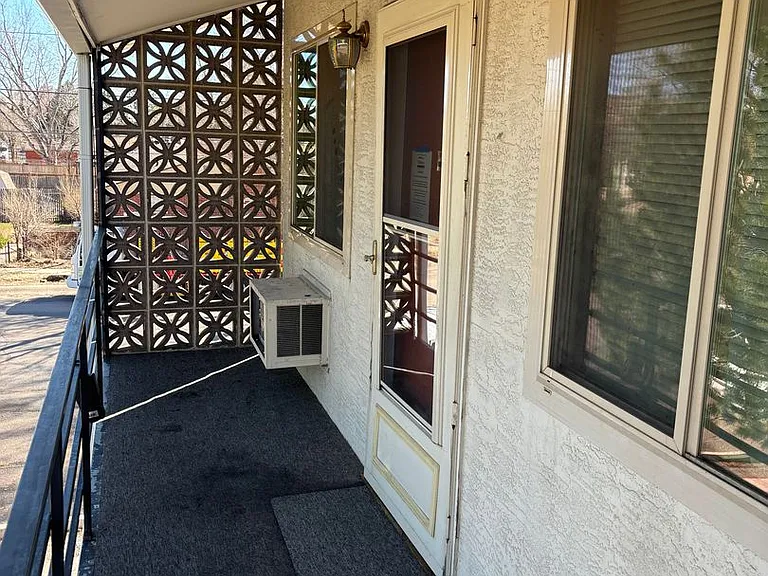 Taylor St Apartment — Photo 18