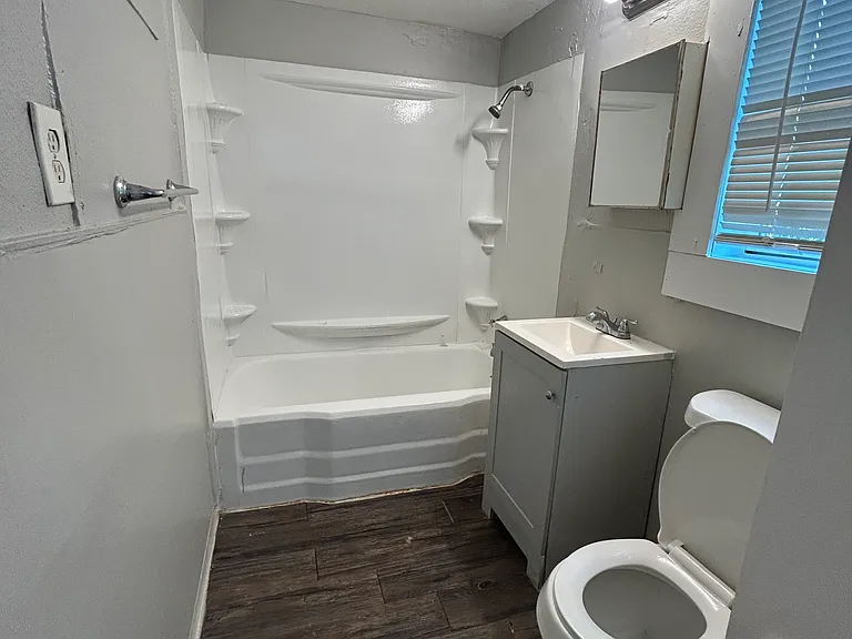 802 Hancock Ave #800-D — Photo 9