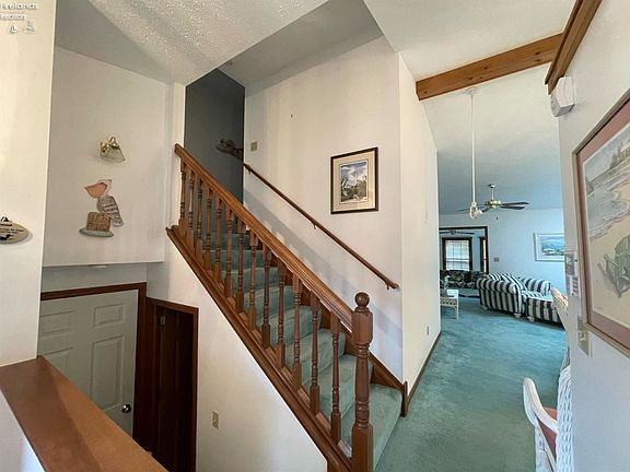 3rd image of 369 Lighthouse Oval N
