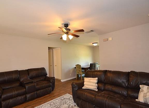 5th image of 1825 Emerald Isle Dr