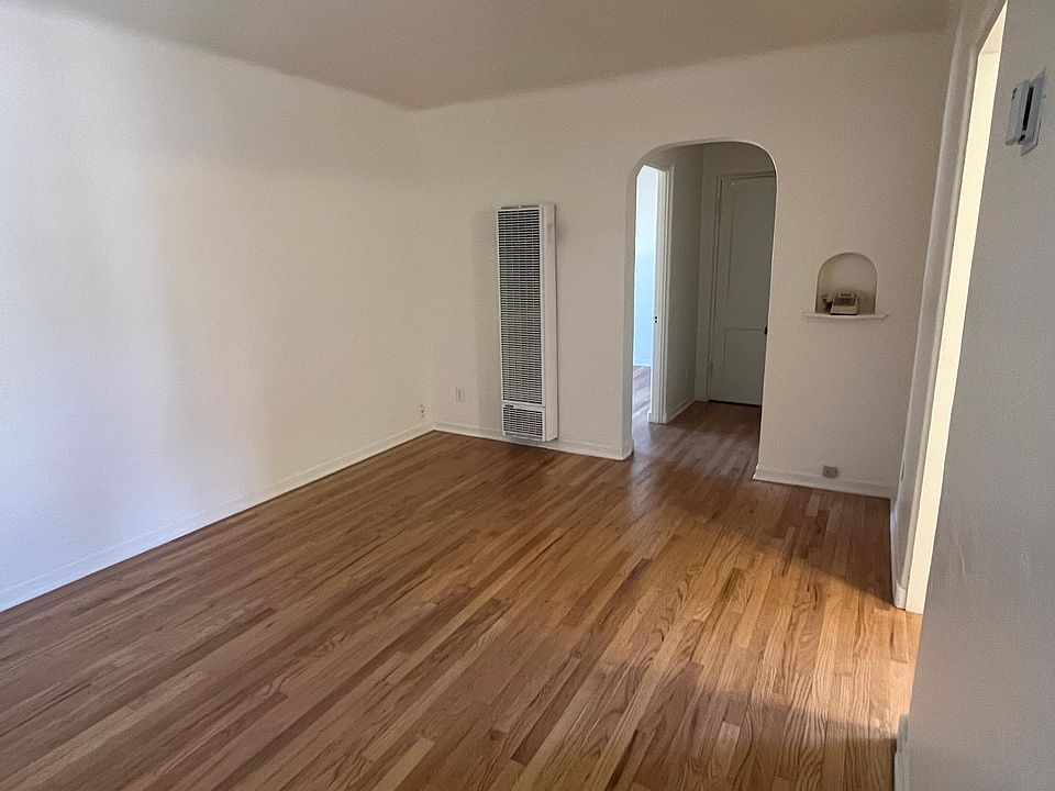 1st image of 344 Carlisle Blvd NE #344