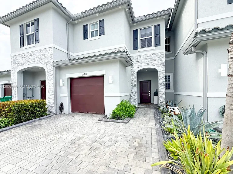 11967 NW 46th St — Photo 5