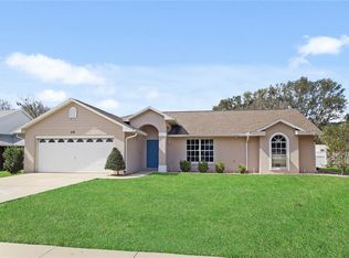 618 Woodview Dr, Tavares, FL 32778