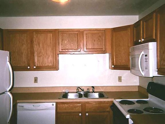 3rd image of 3319 SE 22nd Ave