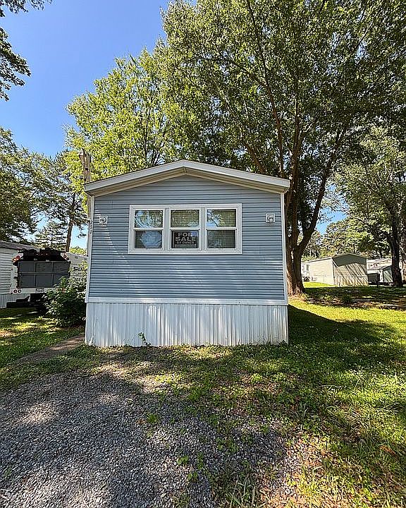 1st image of 271 Green Oak Dr