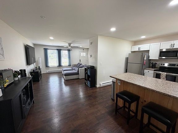 5th image of 106 Hill St