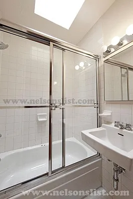 Rented by R New York | media 1