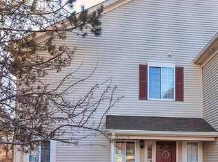 653 Windsor Dr #2B, Fox Lake, IL 60020