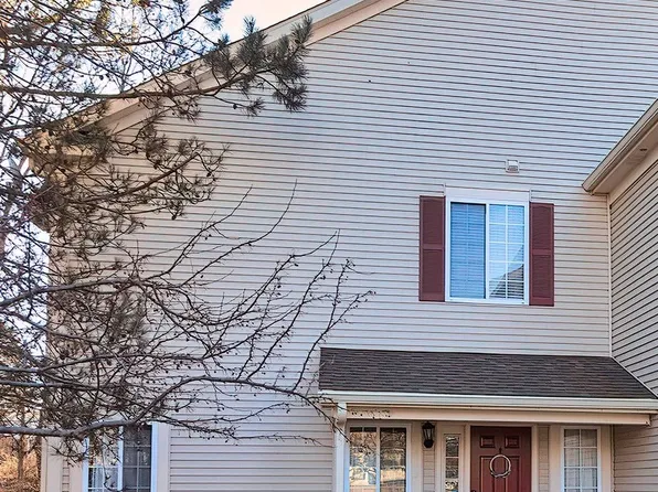 653 Windsor Dr #2B, Fox Lake, IL 60020