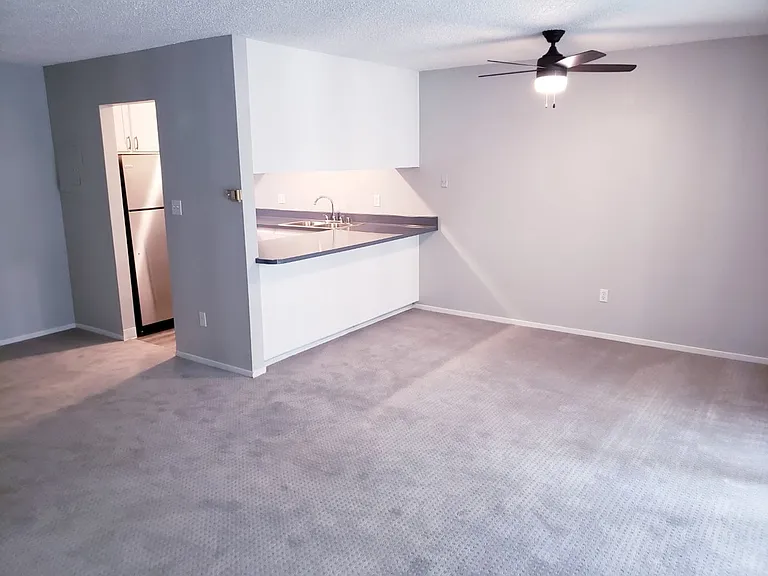 The Huntington Apartments — Photo 16