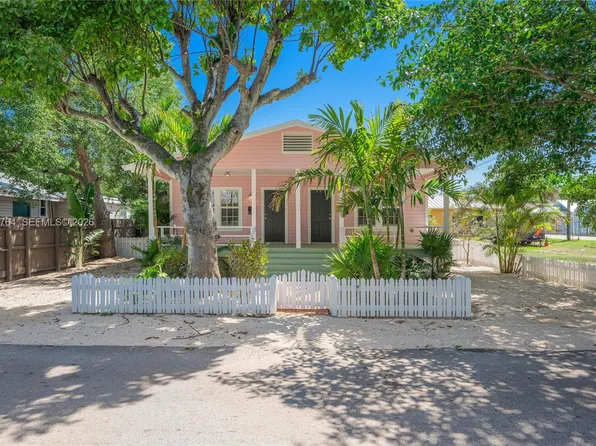 3826 Oak Ave #3826, Miami, FL 33133