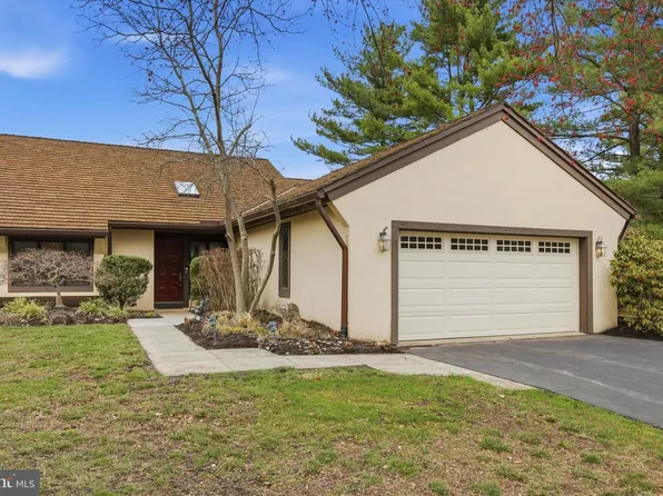 12 Withers Ln, Blue Bell, PA 19422