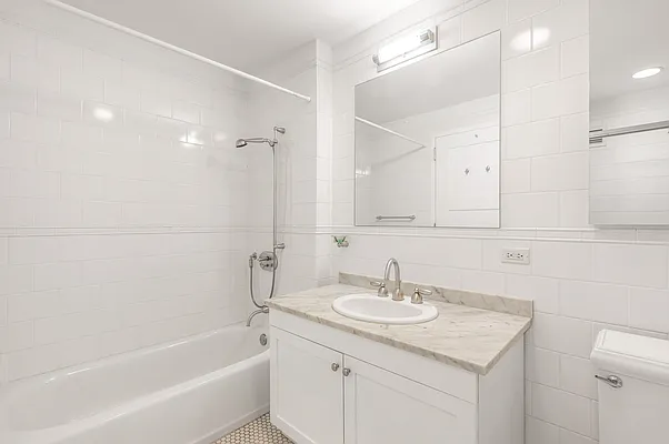 Rented by Keller Williams NYC | media 8