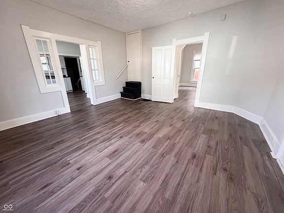 3rd image of 314 Bernard Ave
