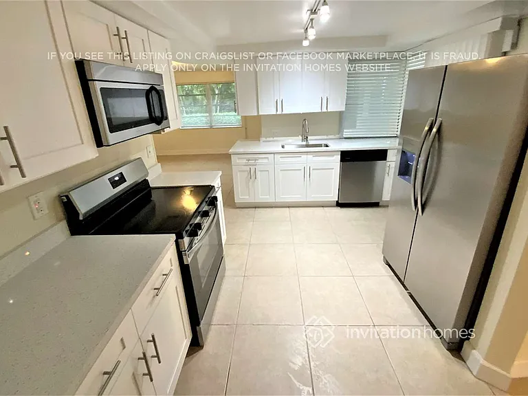 1250 SW 9th Ter — Photo 5