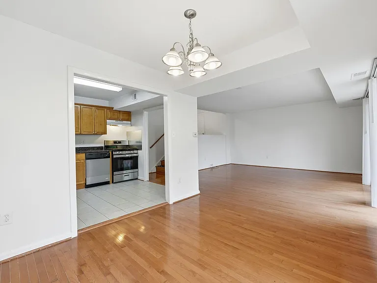 5578 Burnside Dr #5 — Photo 10