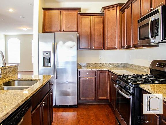 5th image of 3123 Presidential Golf Dr