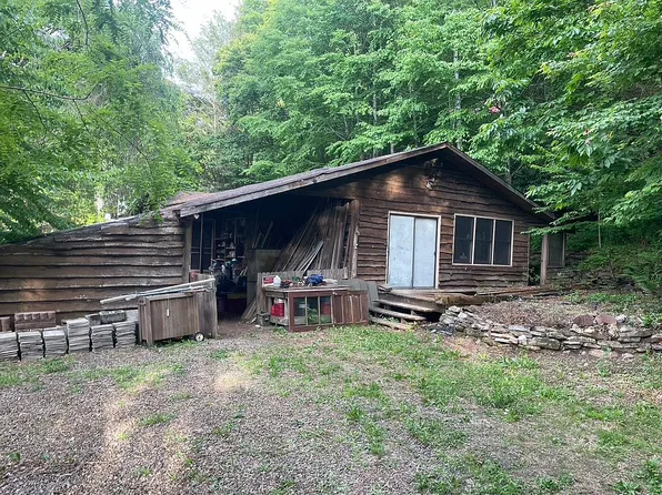 704 Apple Tree Ct, Waynesville, NC 28786