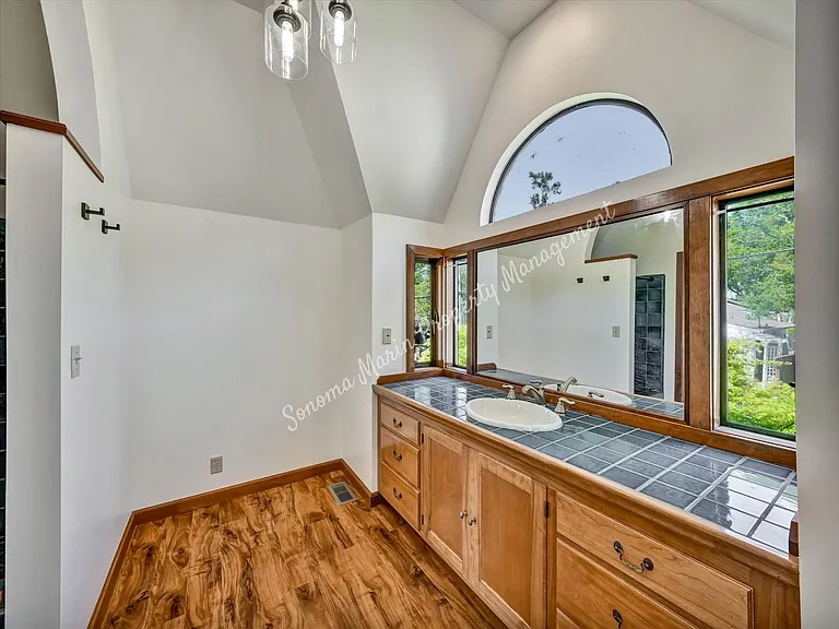 81 Elm Ave — Photo 33