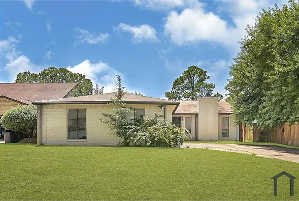 4 bed, 1635 sqft, $2,100 — Photo 4