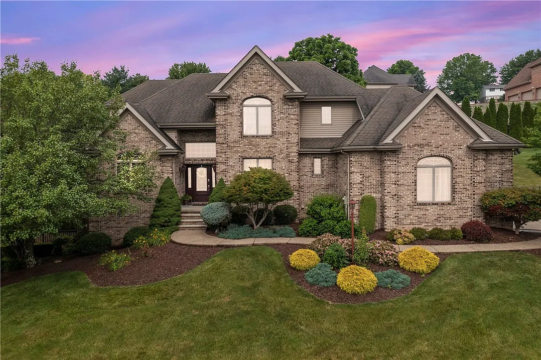 327 Kathy Dr photo 1