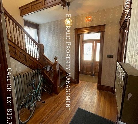 3rd image of 1112 N Main St #3
